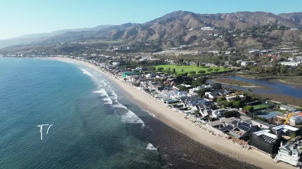 Coldwell Banker Residential Brokerage campaigns first seen Nov 2025.